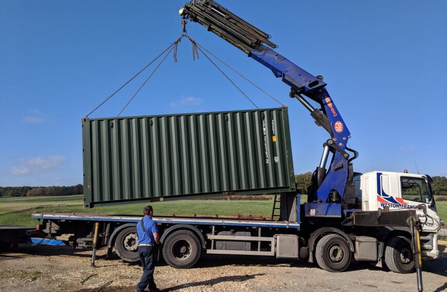 hiab, container sales, grass, drive over grass, drive over mud, container delivery,