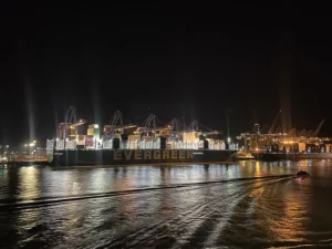 shipping container ships at felixstowe